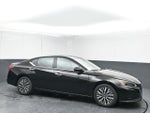 2023 Altima Thumbnail 1