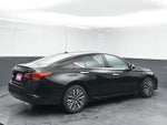 2023 Altima Thumbnail 7