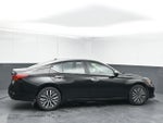 2023 Altima Thumbnail 8