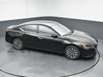 2023 Altima Thumbnail 18