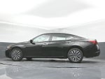 2023 Altima Thumbnail 30