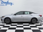 2024 Altima Thumbnail 2