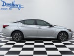 2024 Altima Thumbnail 6