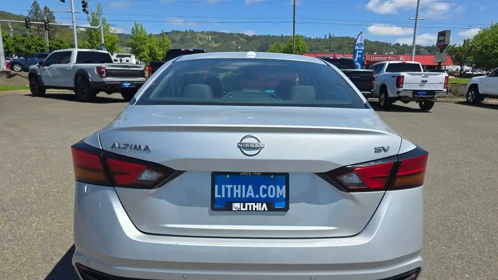 2024 Nissan Altima 2.5 SV