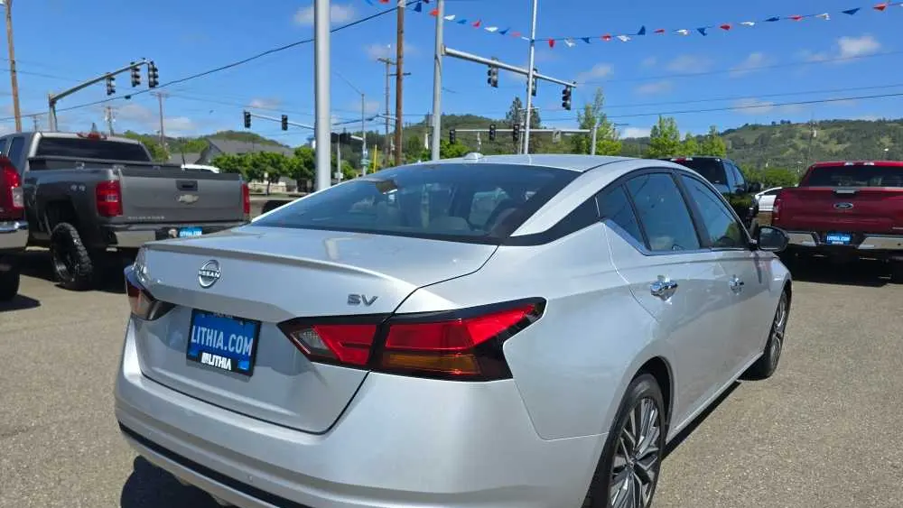 2024 Nissan Altima 2.5 SV