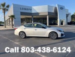 2024 Altima Thumbnail 2