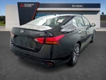2024 Altima Thumbnail 3