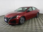 2025 Altima Thumbnail 3