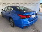 2025 Altima Thumbnail 2