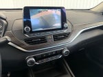 2025 Altima Thumbnail 4