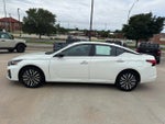 2025 Altima Thumbnail 8