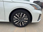2025 Altima Thumbnail 27