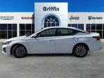 2025 Altima Thumbnail 10