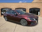2025 Altima Thumbnail 1