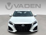 2025 Altima Thumbnail 2