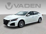 2025 Altima Thumbnail 3