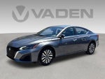 2025 Altima Thumbnail 3
