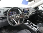 2023 Altima Thumbnail 17