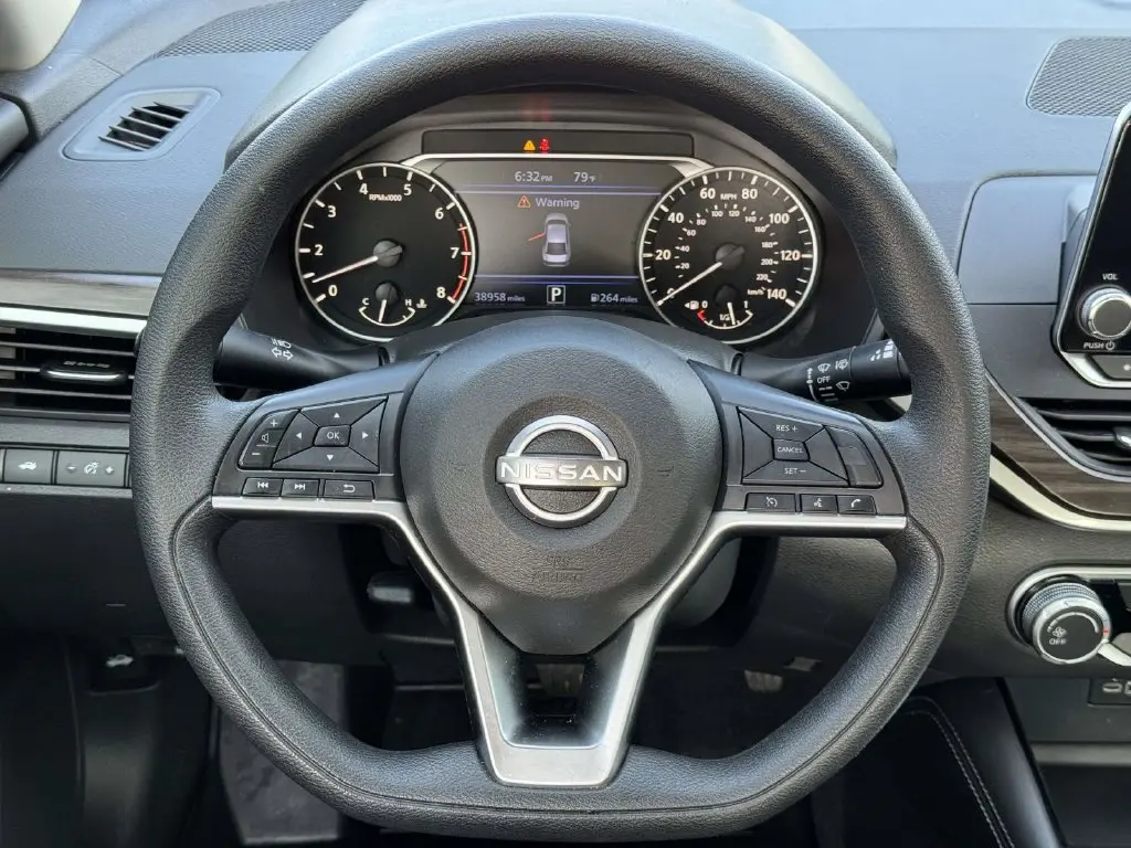 2023 Nissan Altima - $18,998