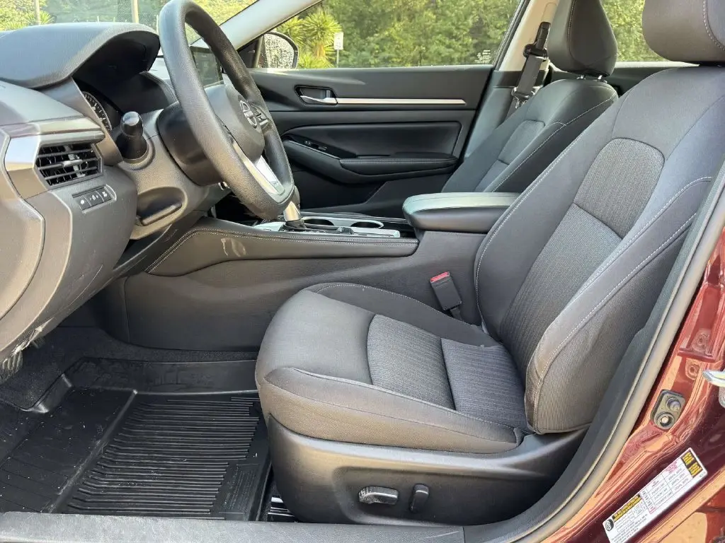 2023 Nissan Altima - $18,998