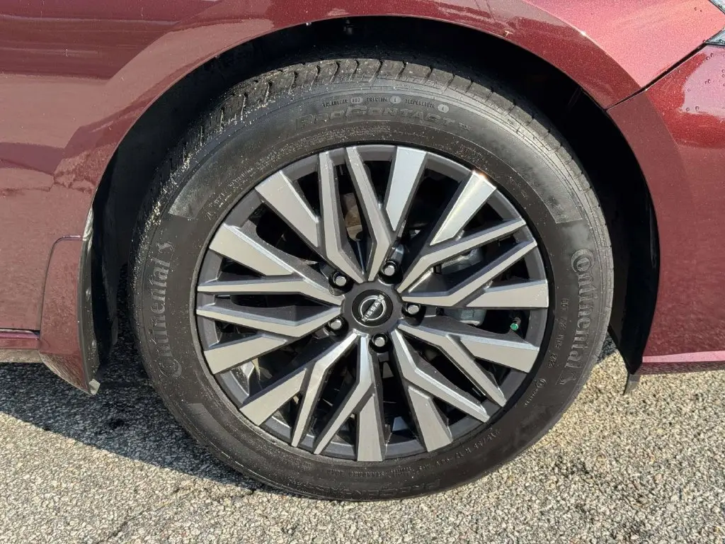 2023 Nissan Altima - $18,998