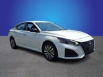 2025 Altima Thumbnail 3