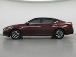 2023 Altima Thumbnail 3