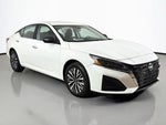 2025 Altima Thumbnail 3