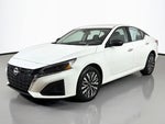 2025 Altima Thumbnail 6