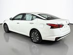 2025 Altima Thumbnail 7