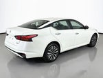 2025 Altima Thumbnail 8