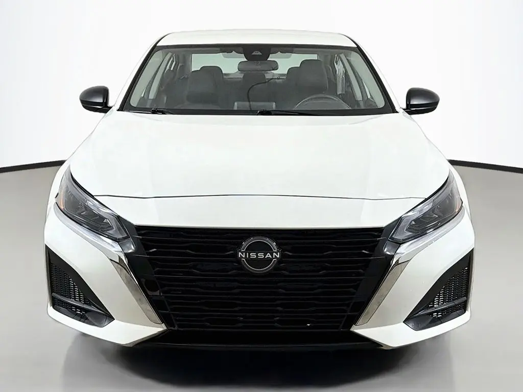 2025 Nissan Altima - $17,999