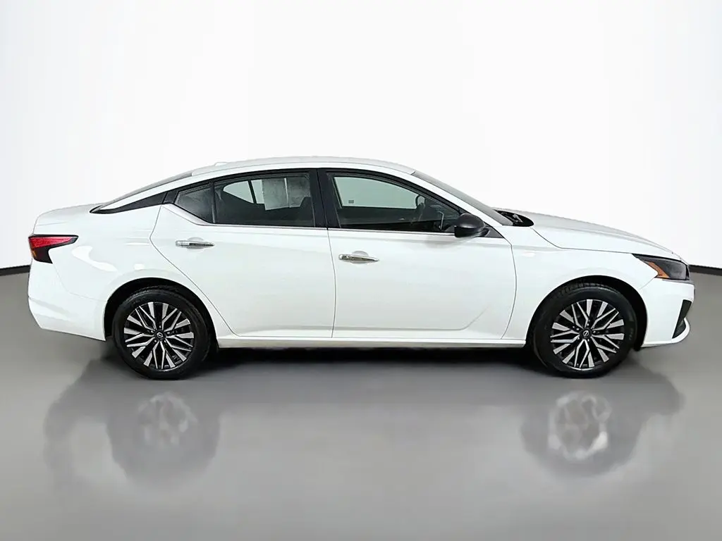 2025 Nissan Altima - $17,999