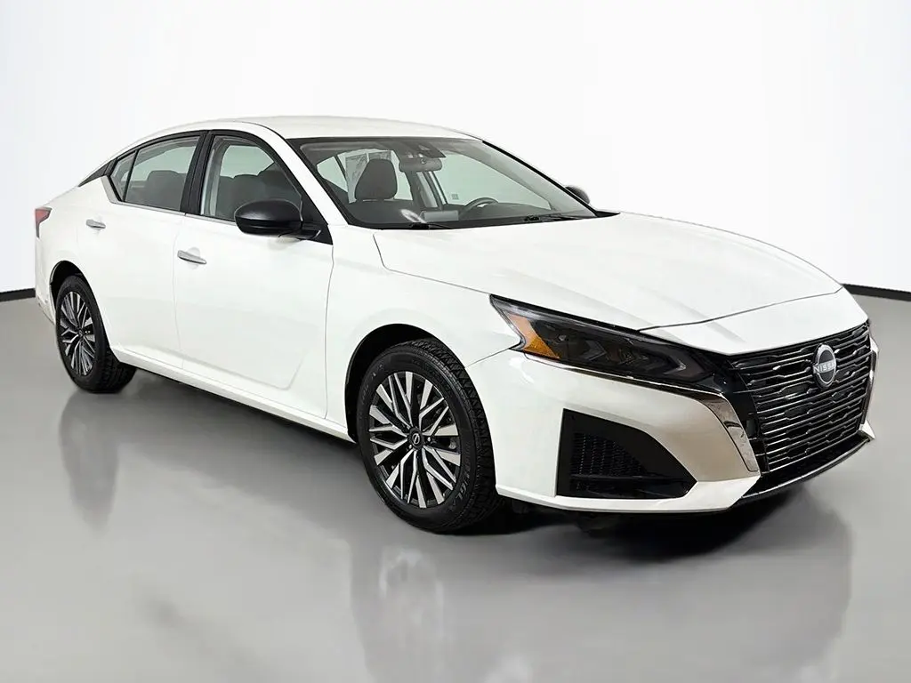 2025 Nissan Altima - $17,999