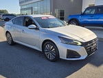 2023 Altima Thumbnail 3
