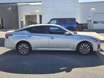 2023 Altima Thumbnail 4