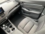 2023 Altima Thumbnail 18