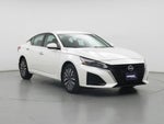 2023 Altima Thumbnail 1