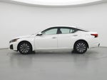 2023 Altima Thumbnail 3