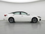 2023 Altima Thumbnail 7