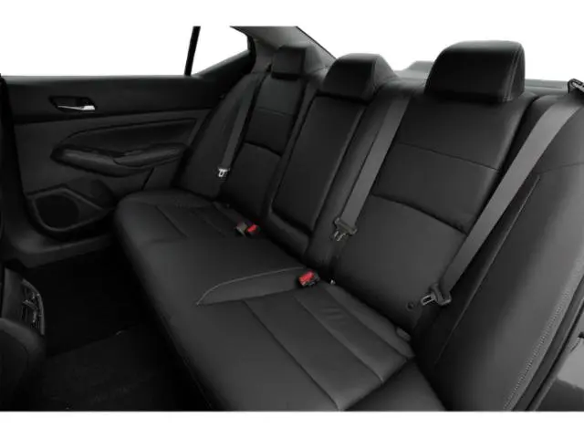 2019 Nissan Altima - $17,000