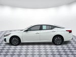 2025 Altima Thumbnail 26