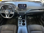 2022 Altima Thumbnail 4