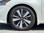 2022 Altima Thumbnail 26