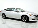 2022 Altima Thumbnail 3