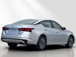 2024 Altima Thumbnail 4