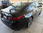 2025 Altima Thumbnail 4