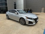 2023 Altima Thumbnail 3