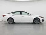 2023 Altima Thumbnail 7