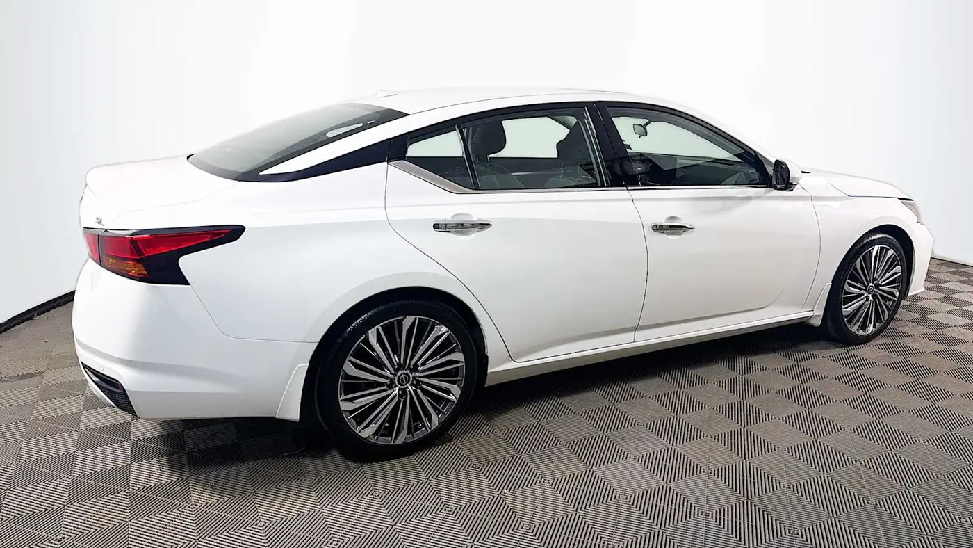 2025 Nissan Altima 2.5 SL